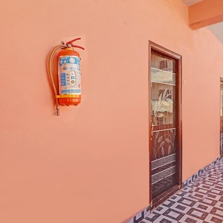 Oyo Flagship 81051 Sri Sai Manikanta Hotel Hyderabad Exterior photo