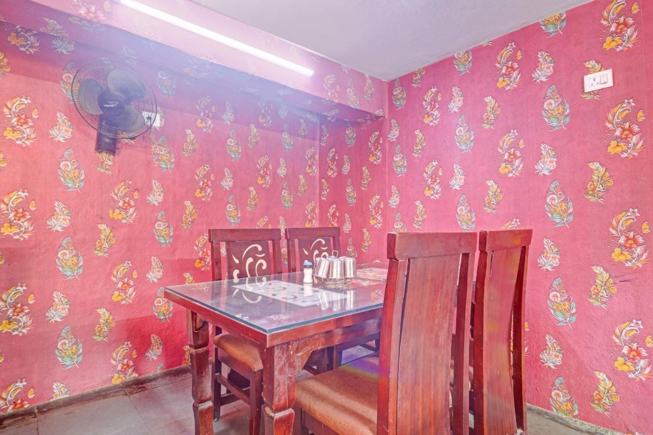 Oyo Flagship 81051 Sri Sai Manikanta Hotel Hyderabad Exterior photo